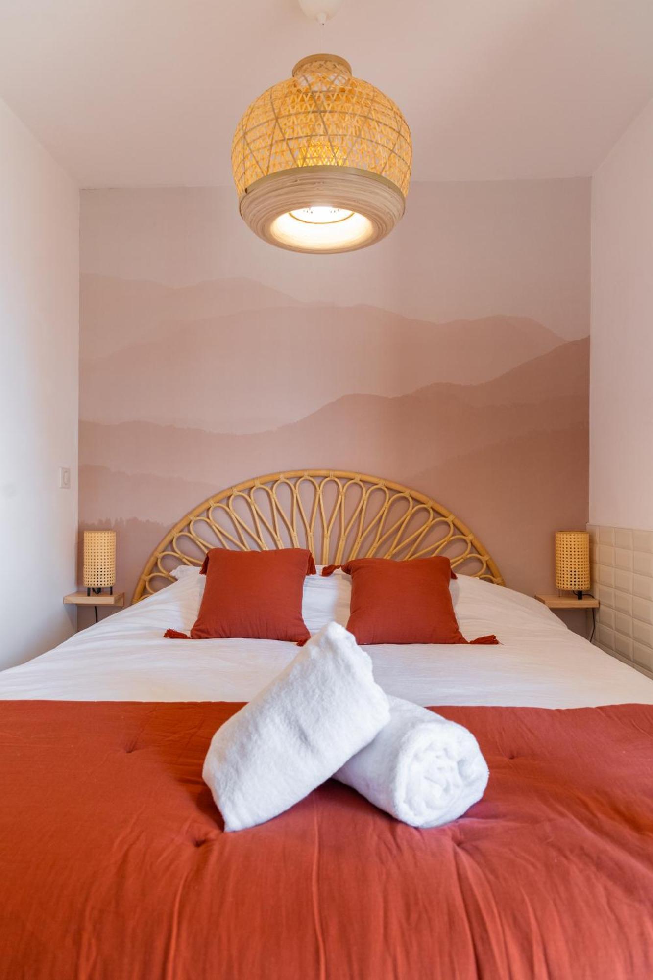 Appart Cosy, Piscine, Clim, Parking Prive - Proche Plage - Arrivee Autonome - Lit Queen Size La Seyne-sur-Mer Bagian luar foto